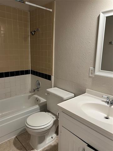 Building Photo - 424 Arborview Dr