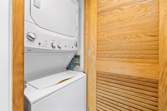 Building Photo - 1330 Ala Moana Blvd