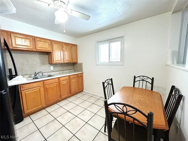 Building Photo - 301 Martin