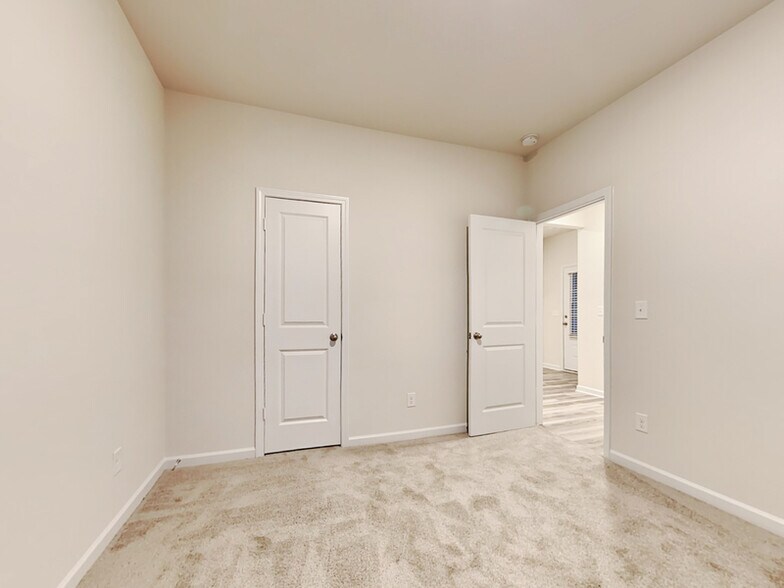 Building Photo - 1161 Amadas Dr