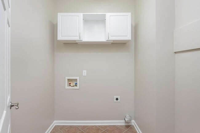 Building Photo - 7178 Neville Dr