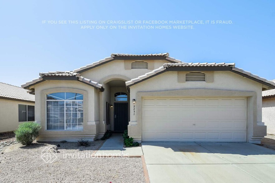 Primary Photo - 2237 E Aire Libre Ave
