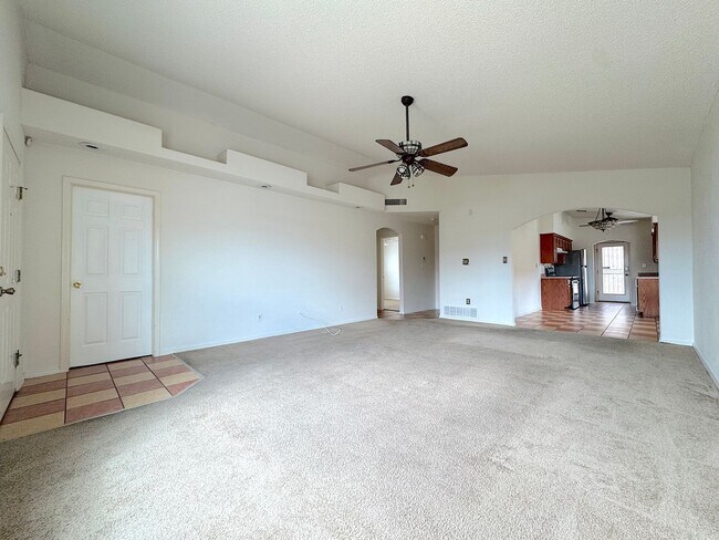 Building Photo - East El Paso 3 bed Refrig A/C