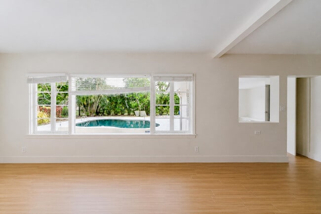 Building Photo - 400 E Royal Palm Rd