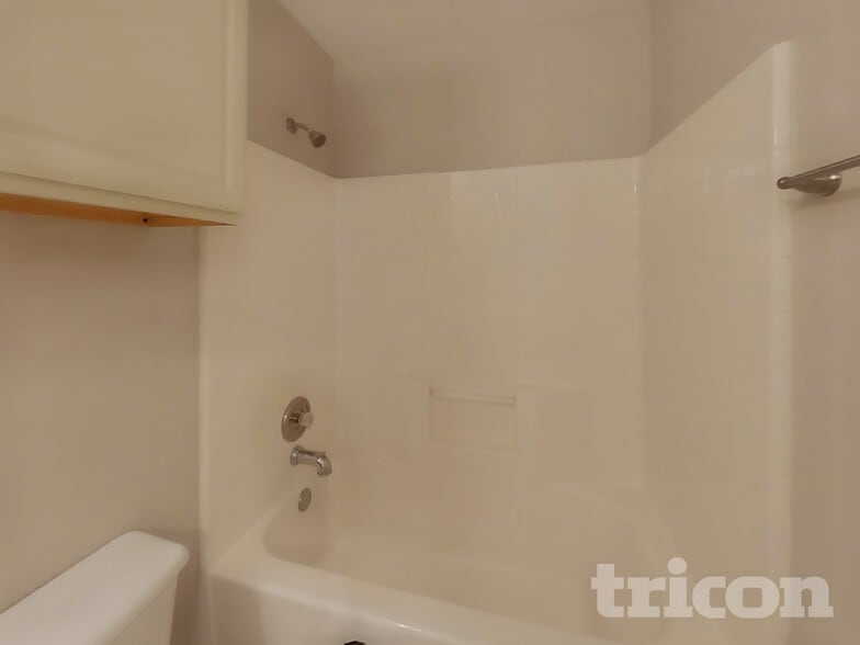 Building Photo - 369 Magnolia Dr