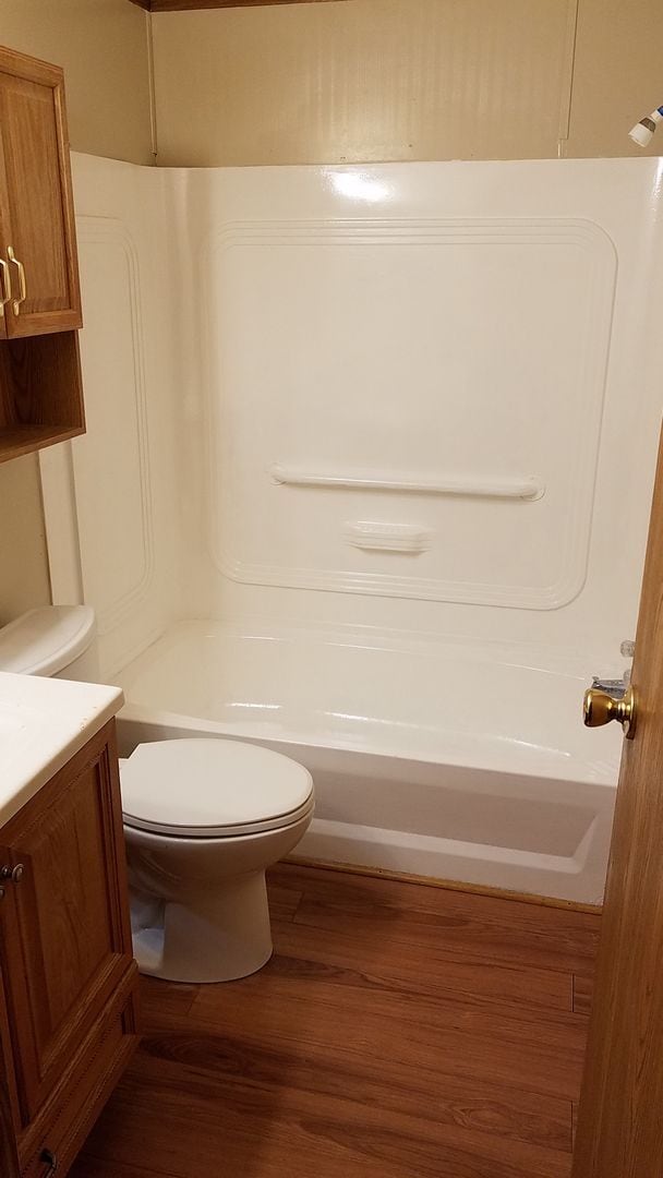 Building Photo - 4 bd, 2.75 ba N Columbia, 2nd living room ...