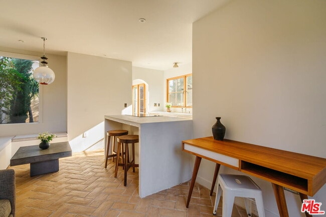 Building Photo - 2640 Clyde Ave