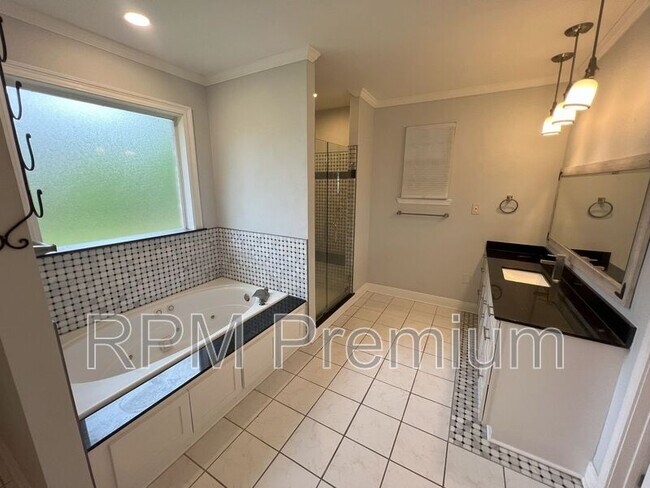 Building Photo - 7850 Greenwell St