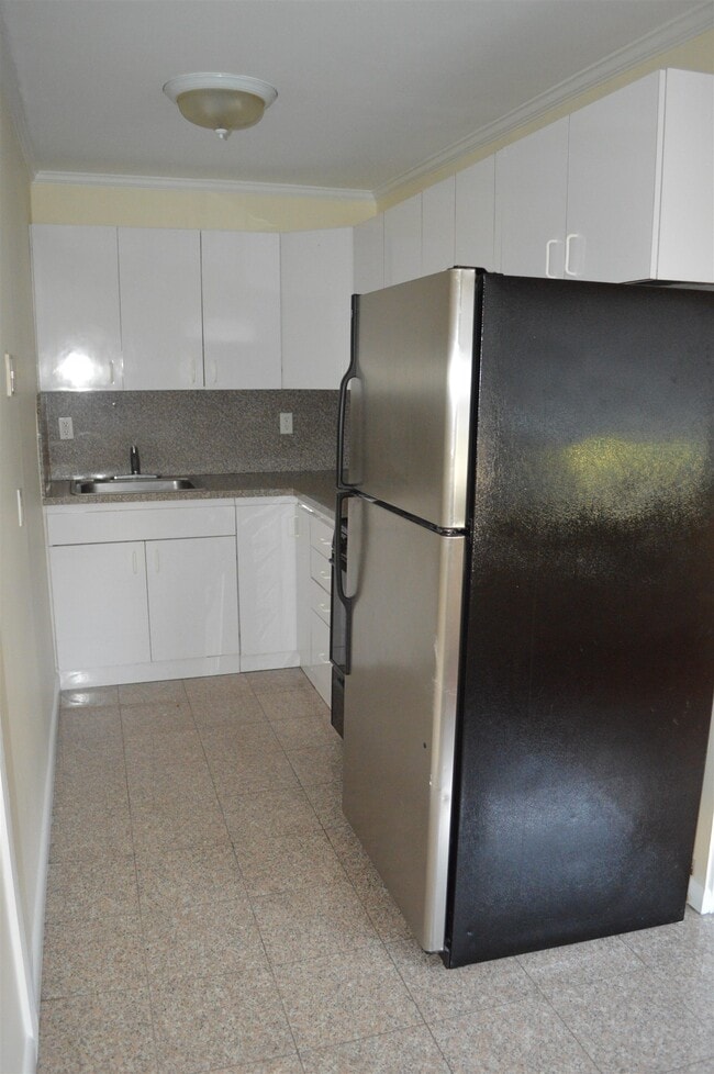 Building Photo - 420 Sheridan Pl