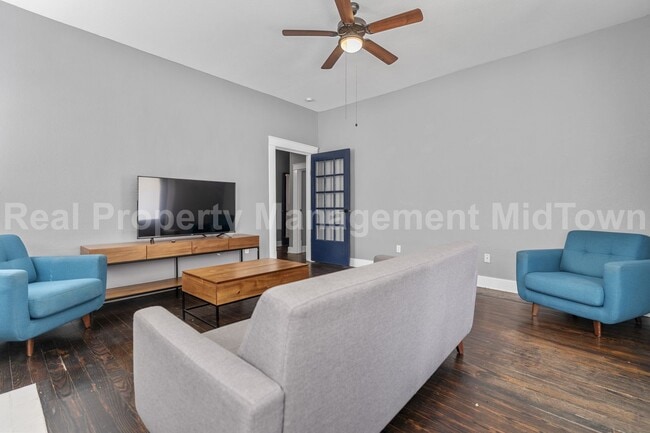Building Photo - Live in the Heart of One of Dallas’ Most I...