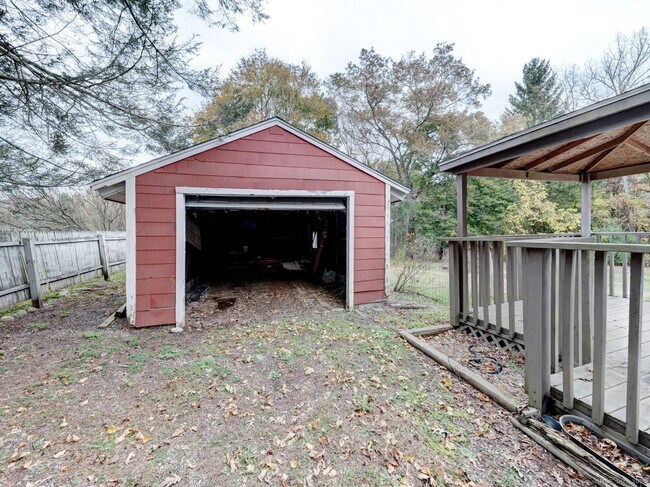 Building Photo - 416 Jerusalem Rd