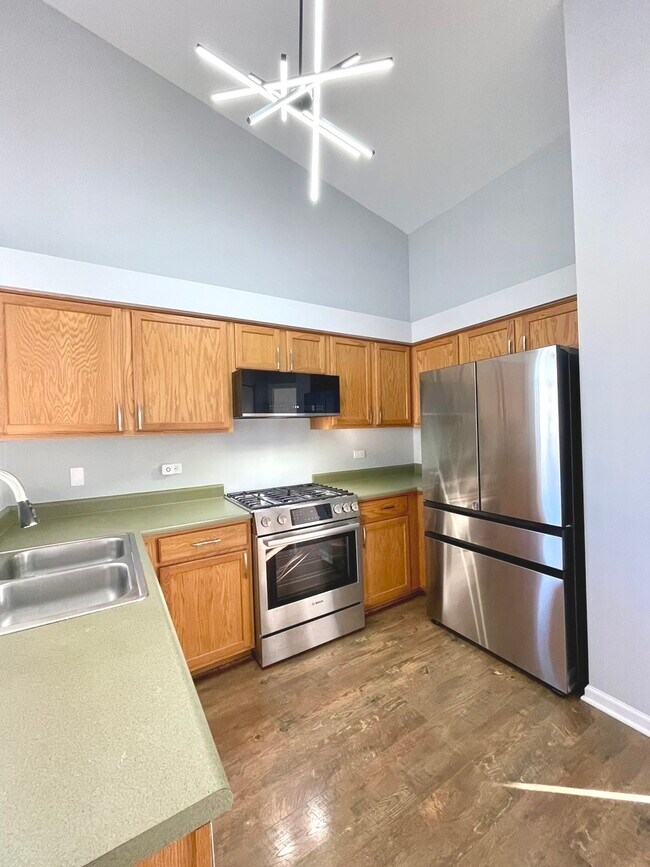 Building Photo - 16623 Natoma Dr