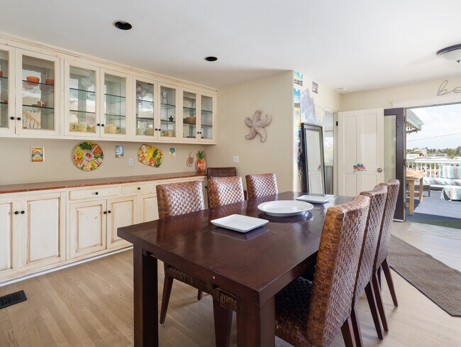 Building Photo - 416 Virginia St