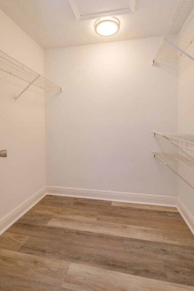 Building Photo - Charming 3-Bedroom Home for Rent in South ...