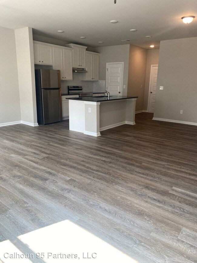 Building Photo - 4 br, 2.5 bath House - 200 Vickery Lane