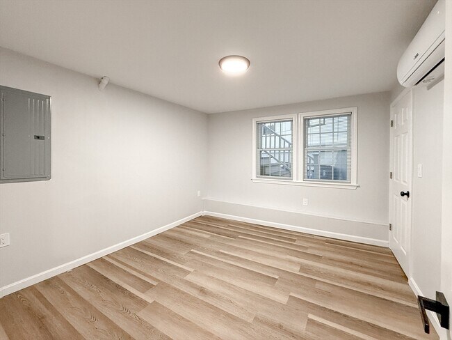 Building Photo - 29 Avon St