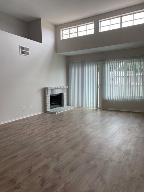 Building Photo - 20235 Keswick St