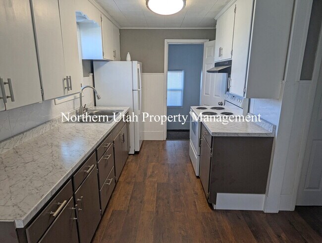 Building Photo - 3 bed 2 bath home