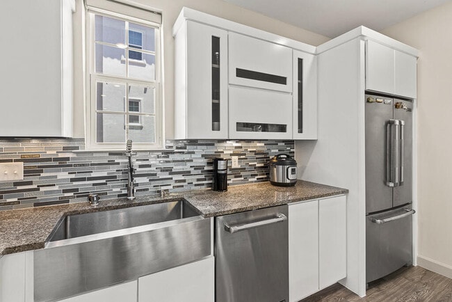 Building Photo - 328 Vin Almoradi Ct