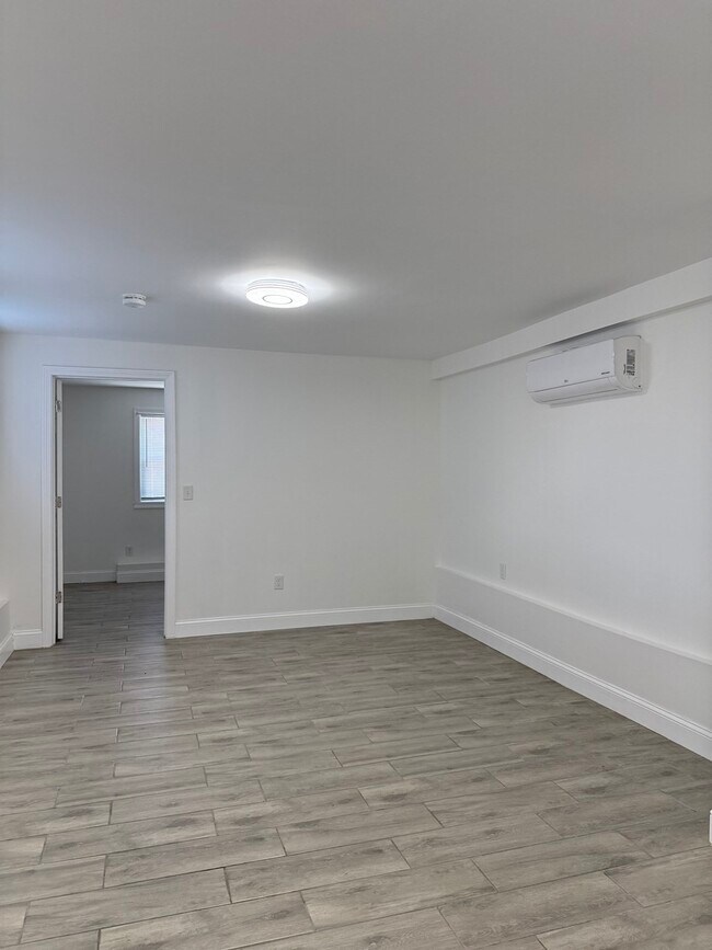 Building Photo - 19 Sagamore Terrace