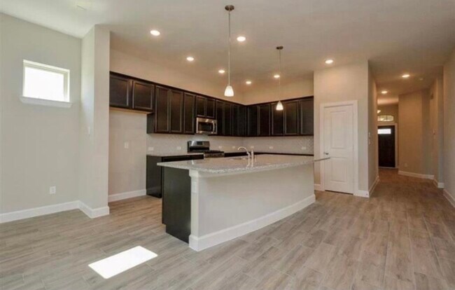 Building Photo - 427 Micaela Meadows Ct