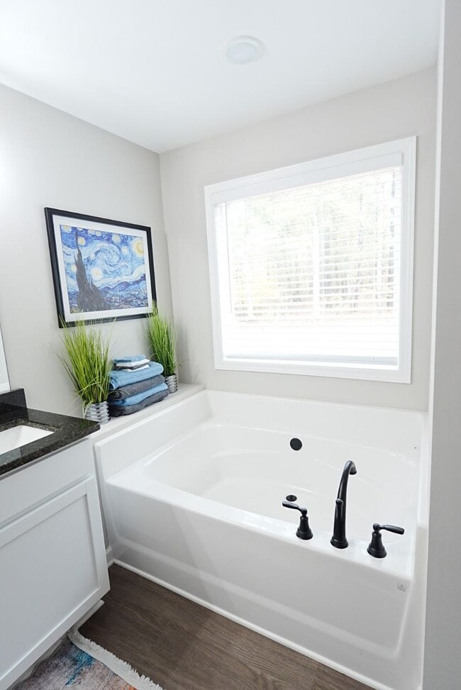 Building Photo - 210 Brittany Pointe Ln