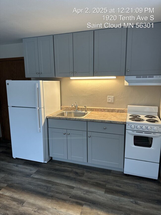 Building Photo - One Bedroom Apartment, Great Location!