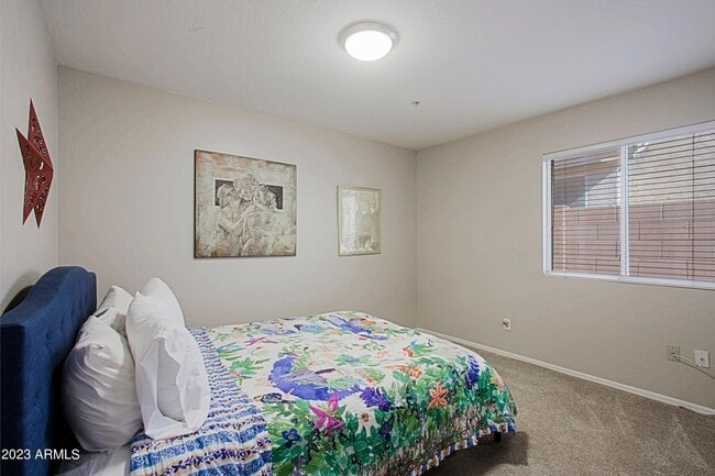 Building Photo - 8701 E Avalon Dr