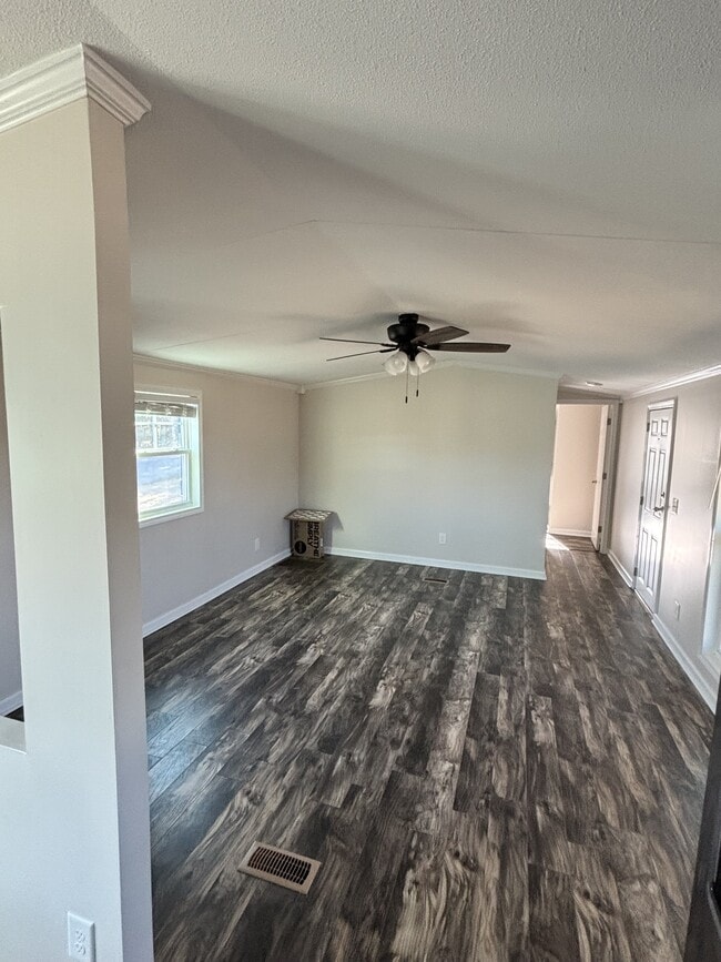 Building Photo - 828 Woodall Dairy Rd