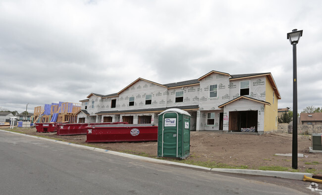 Building Photo - Century Lake Townhomes