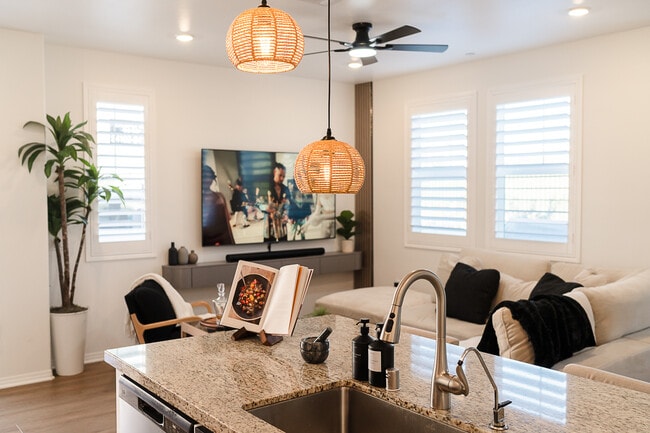 Building Photo - 36351 Elizabeth Ln