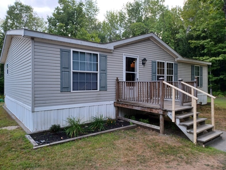 Primary Photo - 1284 Hill Rd