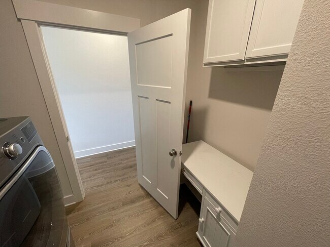 Building Photo - 3533 Sailfish Dr
