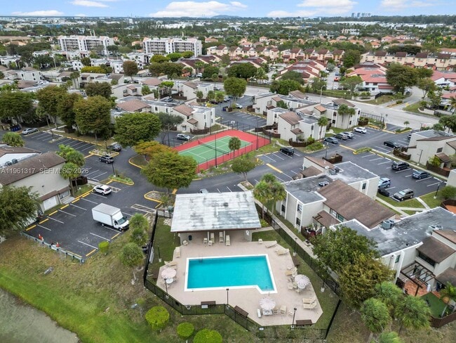 Building Photo - 10020 NW 9th St Cir