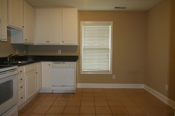 1 Bedroom, 1 Bathroom - Covington Station