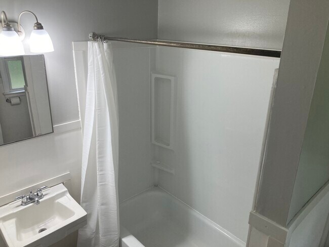 Building Photo - 2039 Nashville Ct