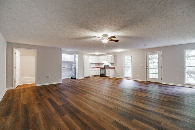Building Photo - 2603 Hog Mountain Rd