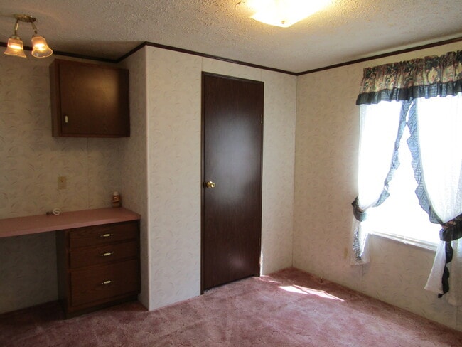 Building Photo - 916 Browns Ridge Rd