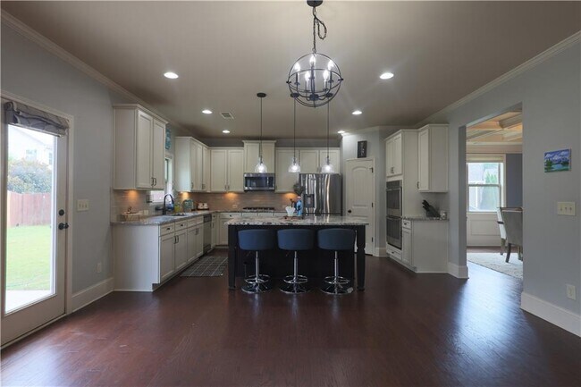 Building Photo - 3125 Pleasant Valley Trail