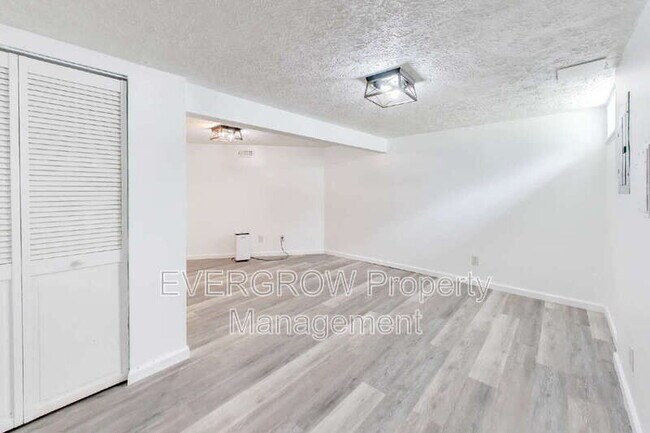 Building Photo - 3741 Lima Ct