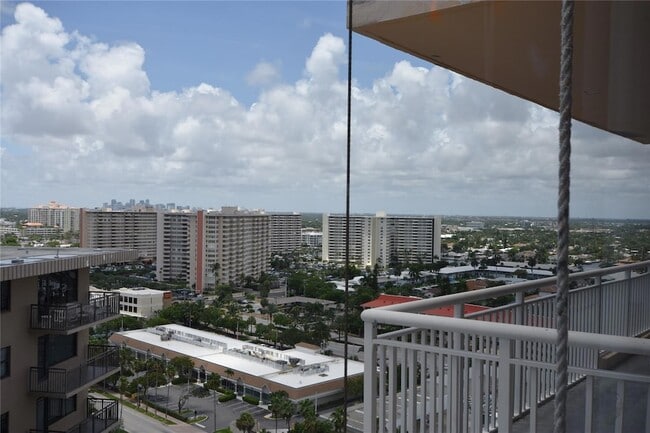 Building Photo - 3850 Galt Ocean Dr