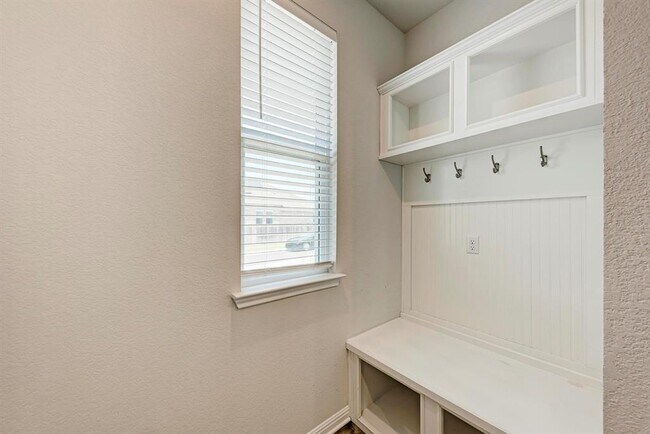 Building Photo - 1021 Lone Peak Wy