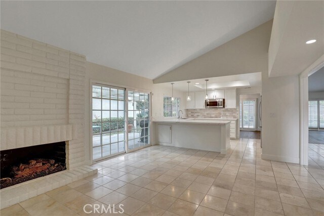 Building Photo - 16 Sycamore Creek