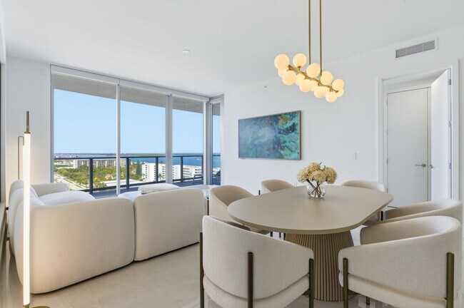 Building Photo - 220 Lake Shore Dr