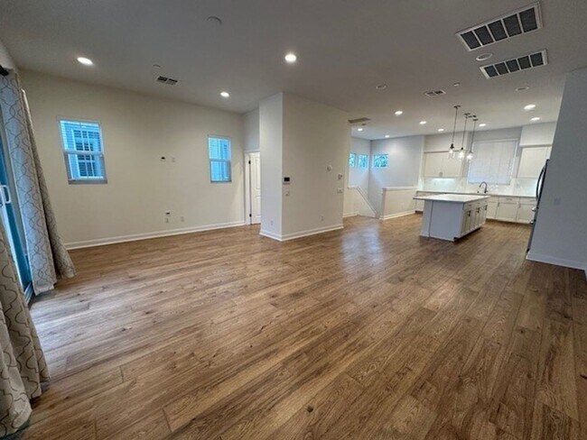 Building Photo - 8315 N Peyton Way