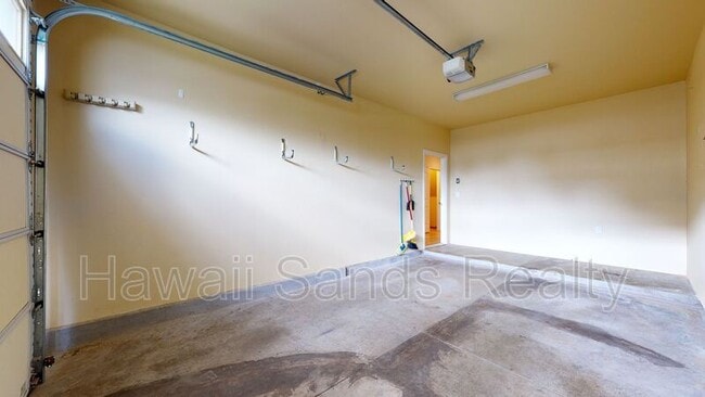 Building Photo - 1155 Kakala St