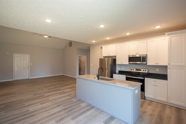 Building Photo - 2321 Trenton Ln