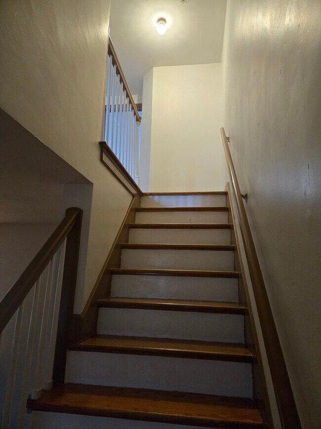 Building Photo - 2445 Brookwood St