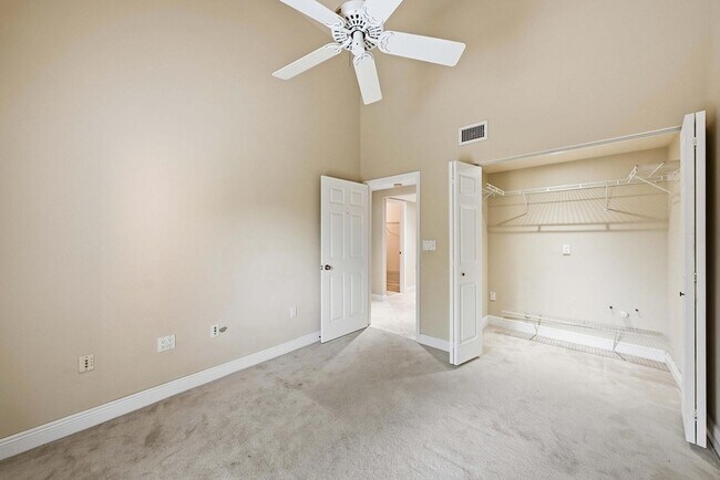 Building Photo - 6204 Paradise Point Dr