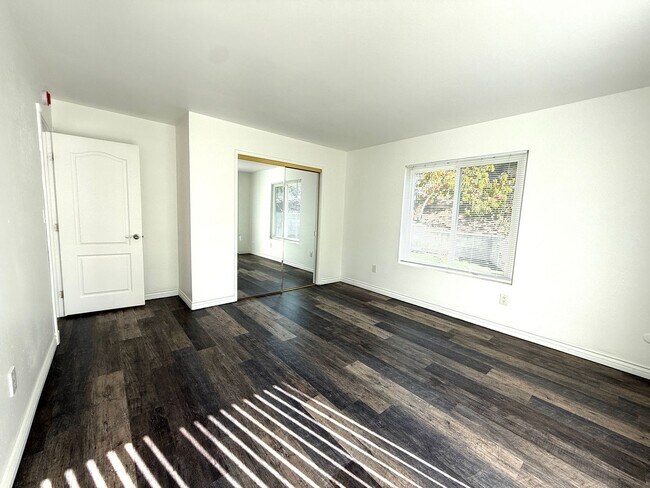 Building Photo - 4 Bedroom 2 Bathroom home available for rent NOW